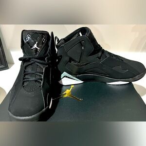 Jordan’s Men’s Seven True Flight
Black size 9.5
NWOT